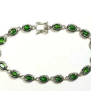 Elegant Green and Silver Bracelet JTV